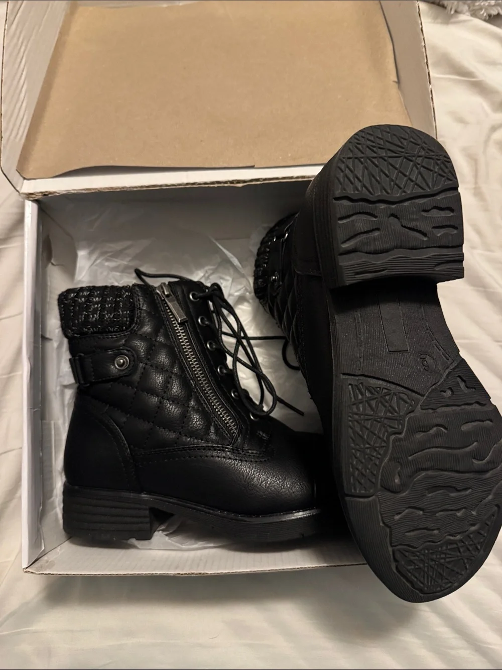 Quilted Lace-Up Winter Boots - Black